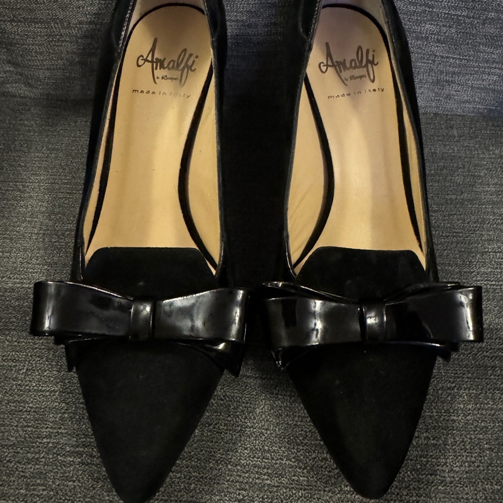 Amalfi by Rangoni Black Pointed Toe Bow Tie Velutto Heel/Pump